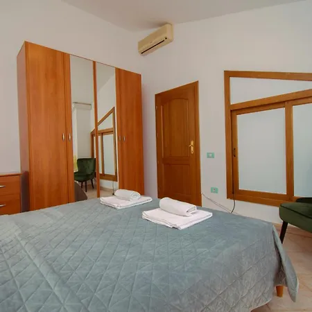 Natalia Stinjan- Private Pool Retreat * プーラ