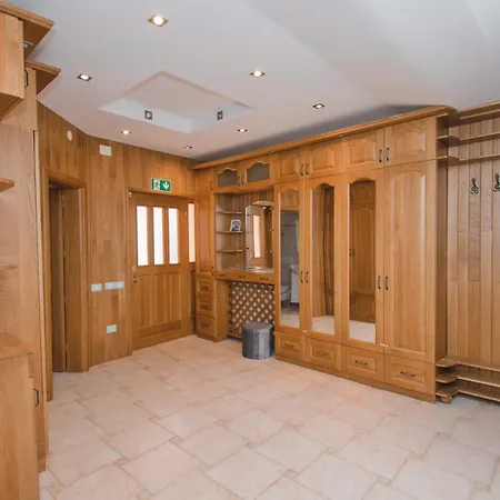 Natalia Stinjan- Private Pool Retreat ヴィラ プーラ