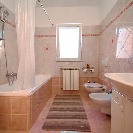 Natalia Stinjan- Private Pool Retreat *