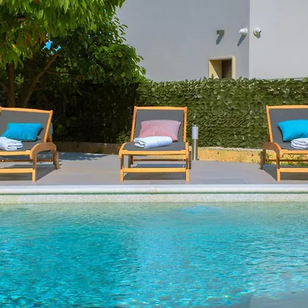 Natalia Stinjan- Private Pool Retreat Villa Pula