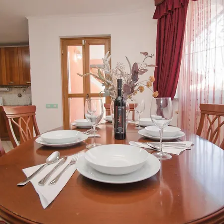 ヴィラ Natalia Stinjan- Private Pool Retreat *