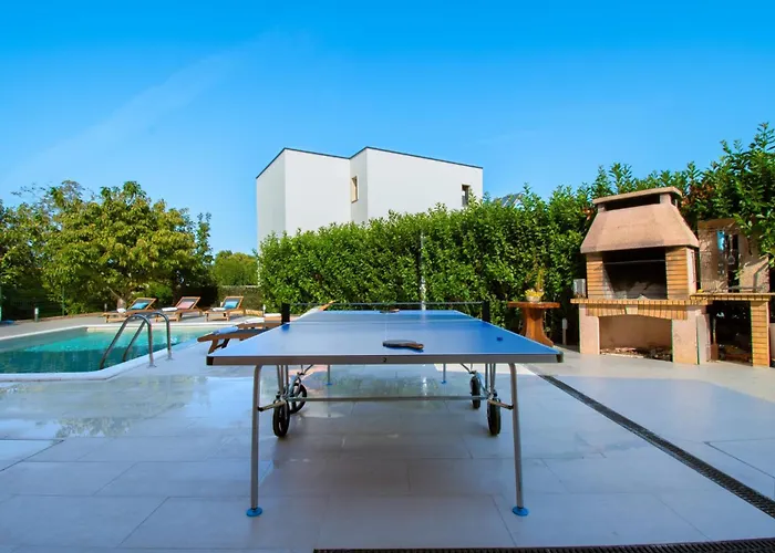 Natalia Stinjan- Private Pool Retreat Pula