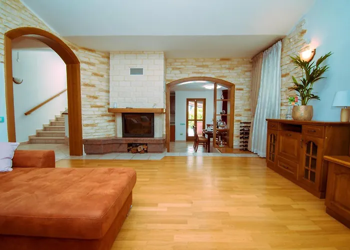 Natalia Stinjan- Private Pool Retreat