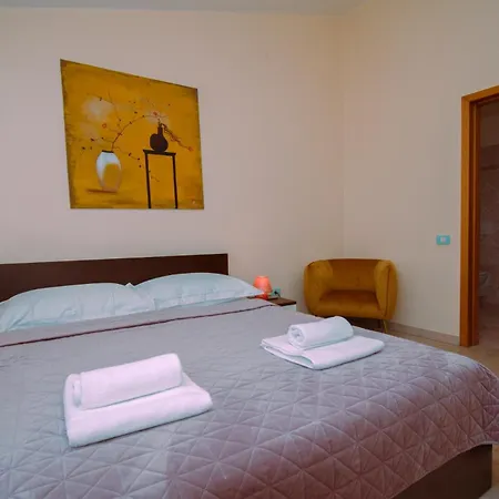 Natalia Stinjan- Private Pool Retreat 别墅 *