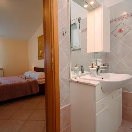 Natalia Stinjan- Private Pool Retreat