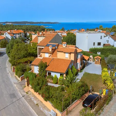 Natalia Stinjan- Private Pool Retreat Villa *