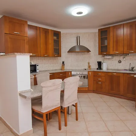 Natalia Stinjan- Private Pool Retreat