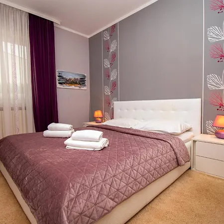 Natalia Stinjan- Private Pool Retreat Villa