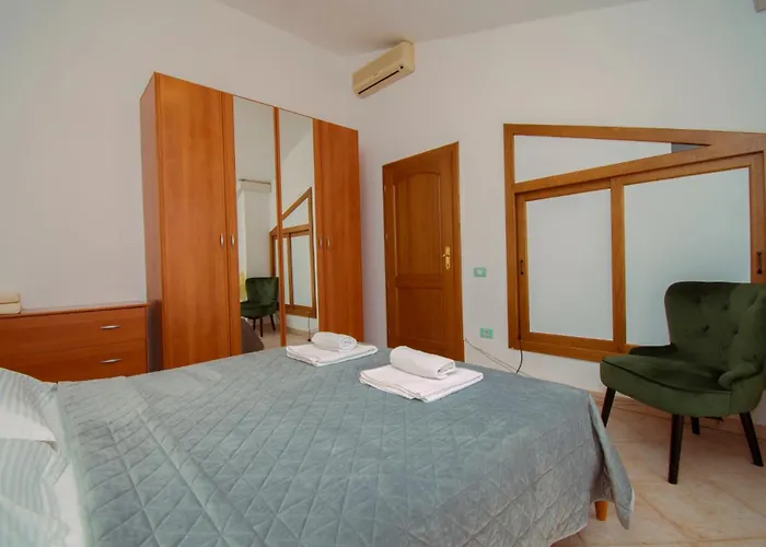 Natalia Stinjan- Private Pool Retreat * Pula