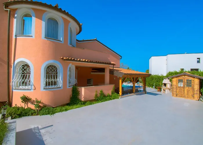 Villa Natalia Stinjan- Private Pool Retreat Pula