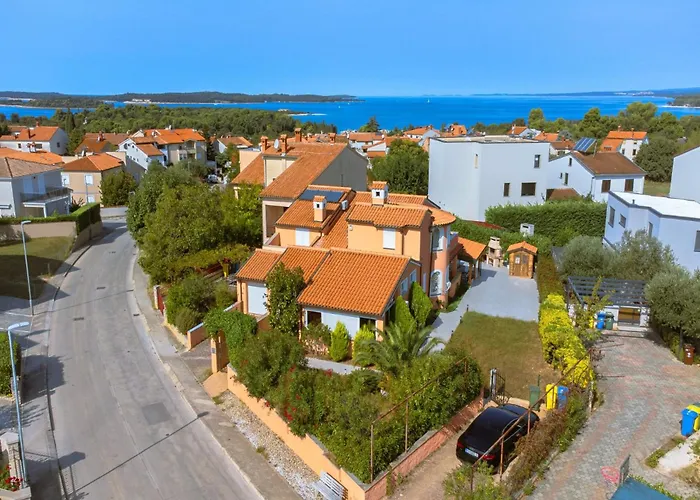 Natalia Stinjan- Private Pool Retreat Villa *