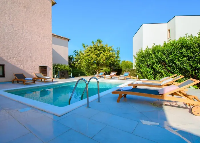 Villa Natalia Stinjan- Private Pool Retreat *