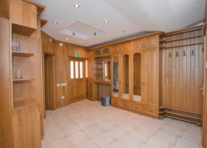 Natalia Stinjan- Private Pool Retreat Villa Pula