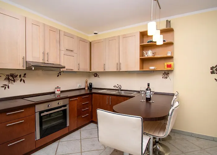 Natalia Stinjan- Private Pool Retreat Villa *