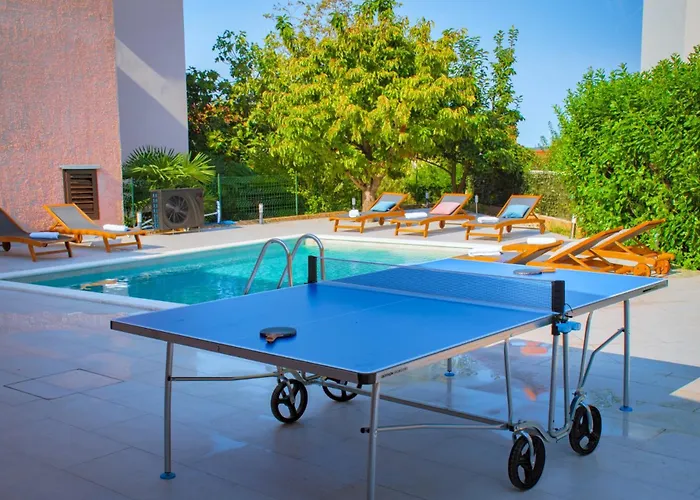 Natalia Stinjan- Private Pool Retreat Villa Pula