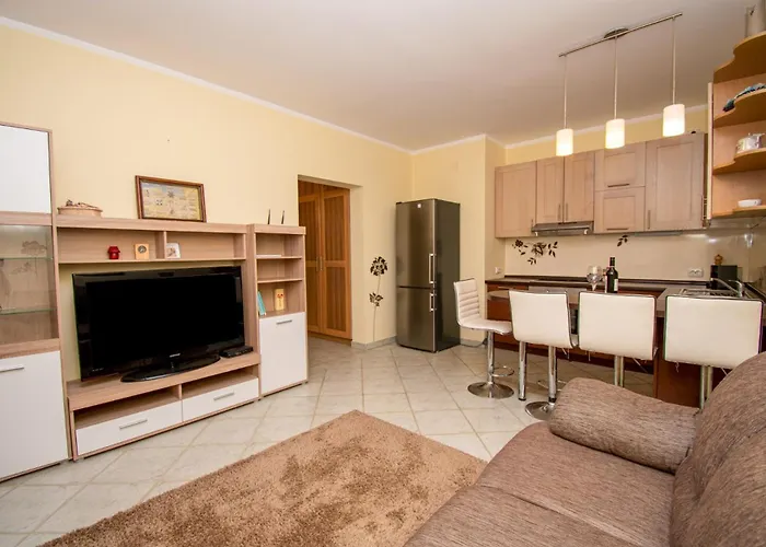 Natalia Stinjan- Private Pool Retreat Villa Pula