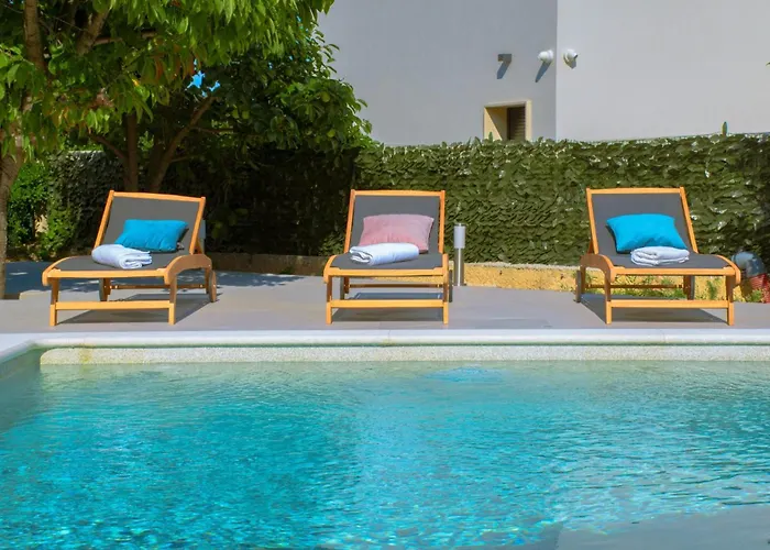 Natalia Stinjan- Private Pool Retreat Villa Pula