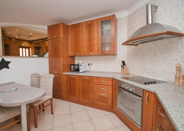 Natalia Stinjan- Private Pool Retreat *