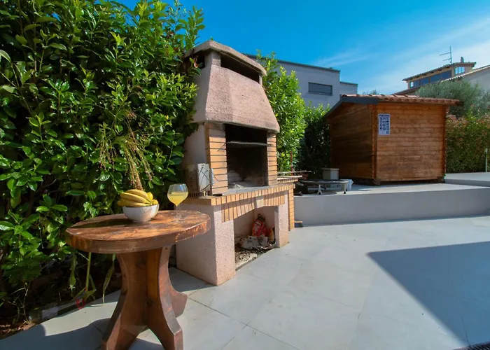 Natalia Stinjan- Private Pool Retreat * Pula