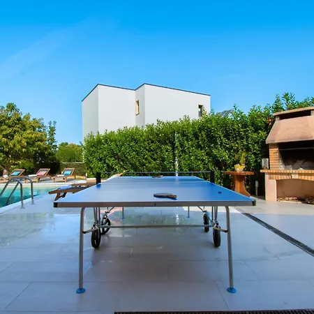 Natalia Stinjan- Private Pool Retreat Pula